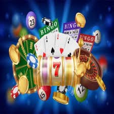 Dealer live casino menyambut pemain di meja blackjack dengan pencahayaan mewah